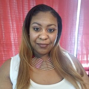 Meet your Posher, Yolanda